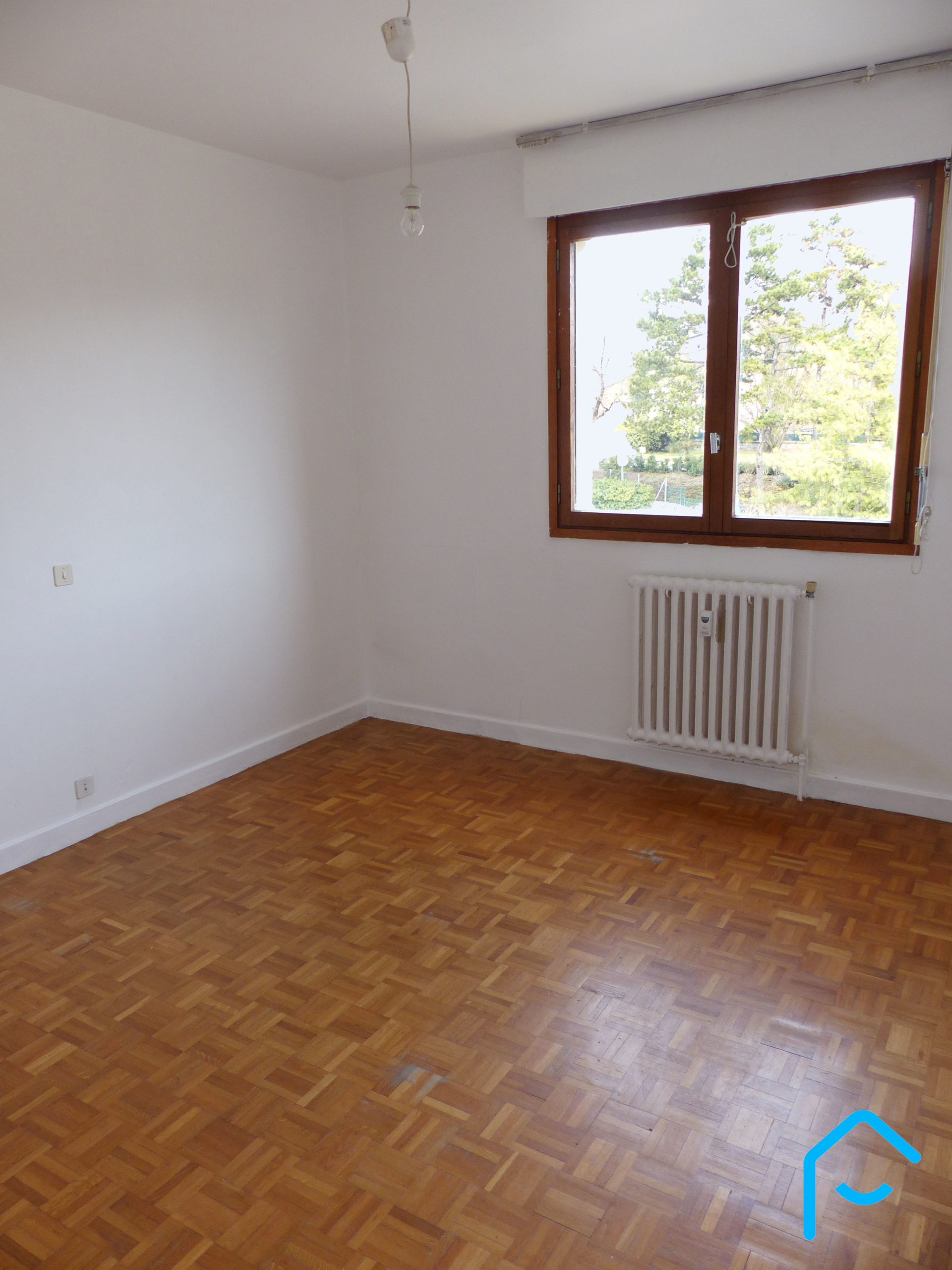 à vendre appartement T2 Chambéry Savoie investisseur chambre vue 2