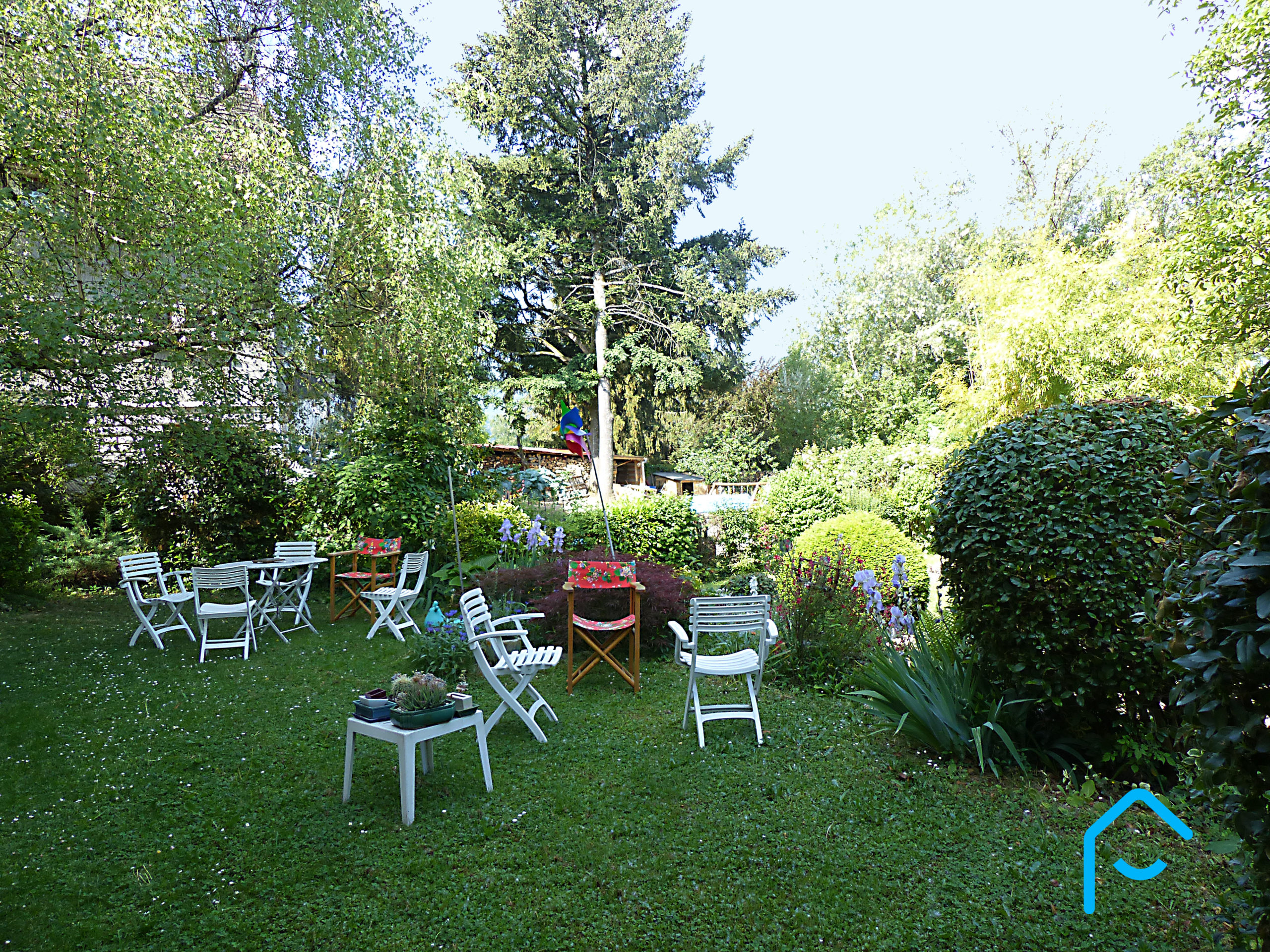 A vendre maison individuelle Jacob Bellecombette Savoie Chambéry terrain piscine jardin vue 8