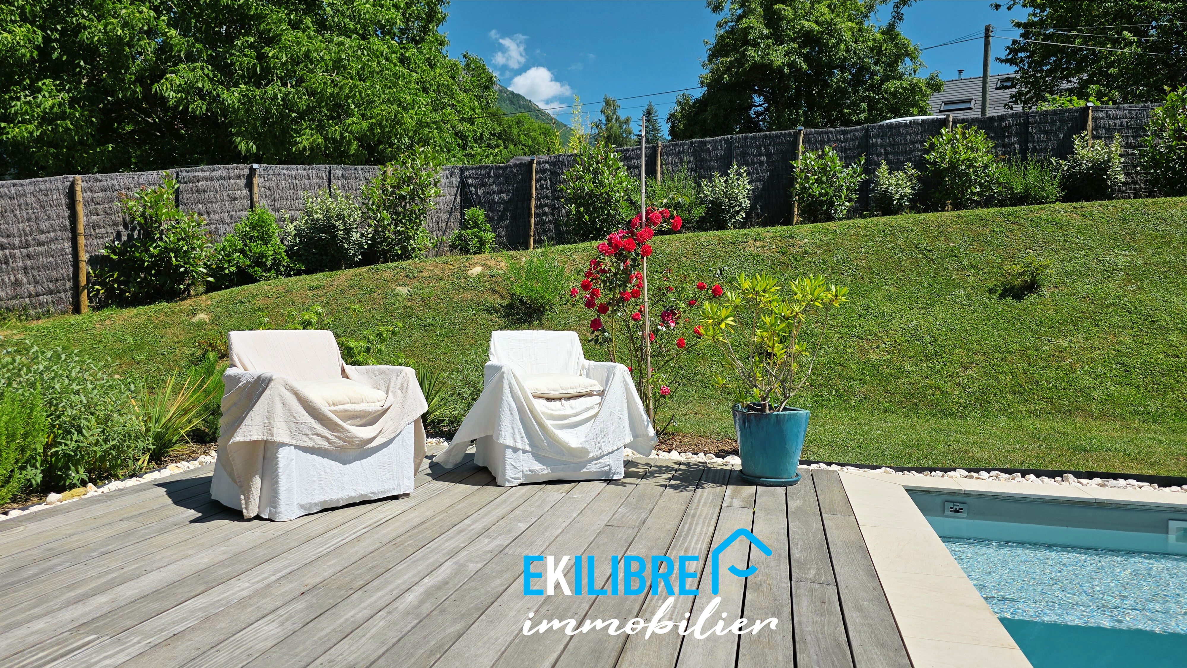 A vendre Savoie maison neuve moderne vue montagnes piscine parc vue 10