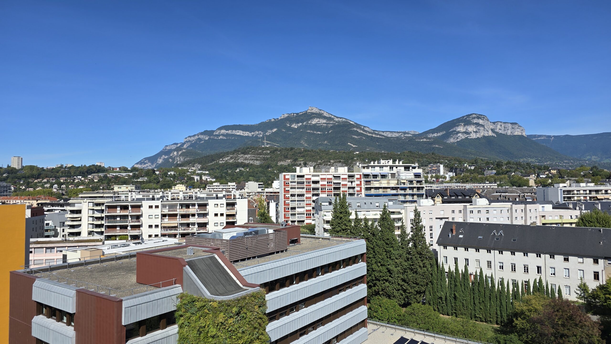 A vendre T4 chambéry cave vélos montagnes vue 3