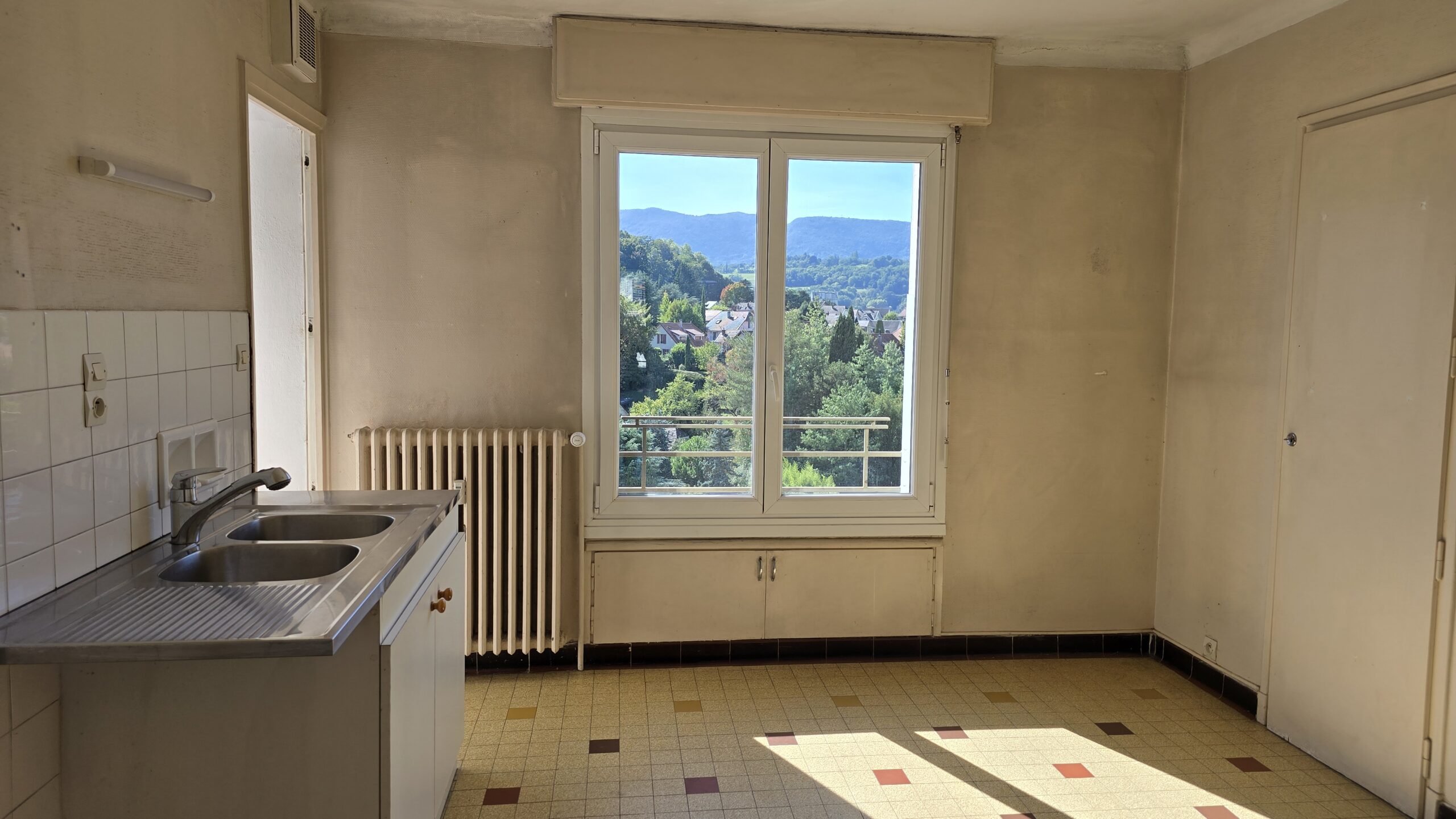 A vendre T4 chambéry cave vélos montagnes vue 5