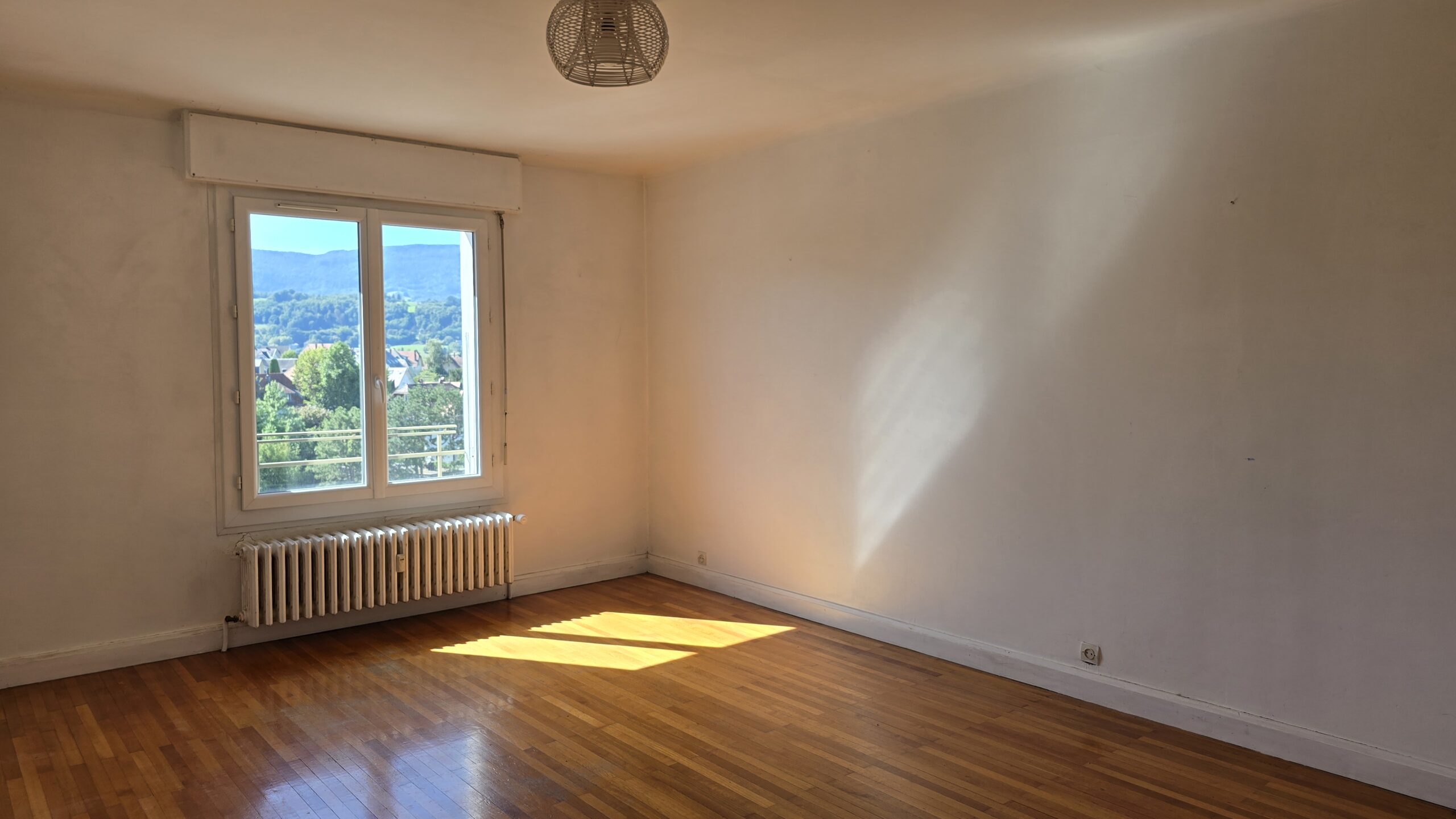 A vendre T4 chambéry cave vélos montagnes vue 14