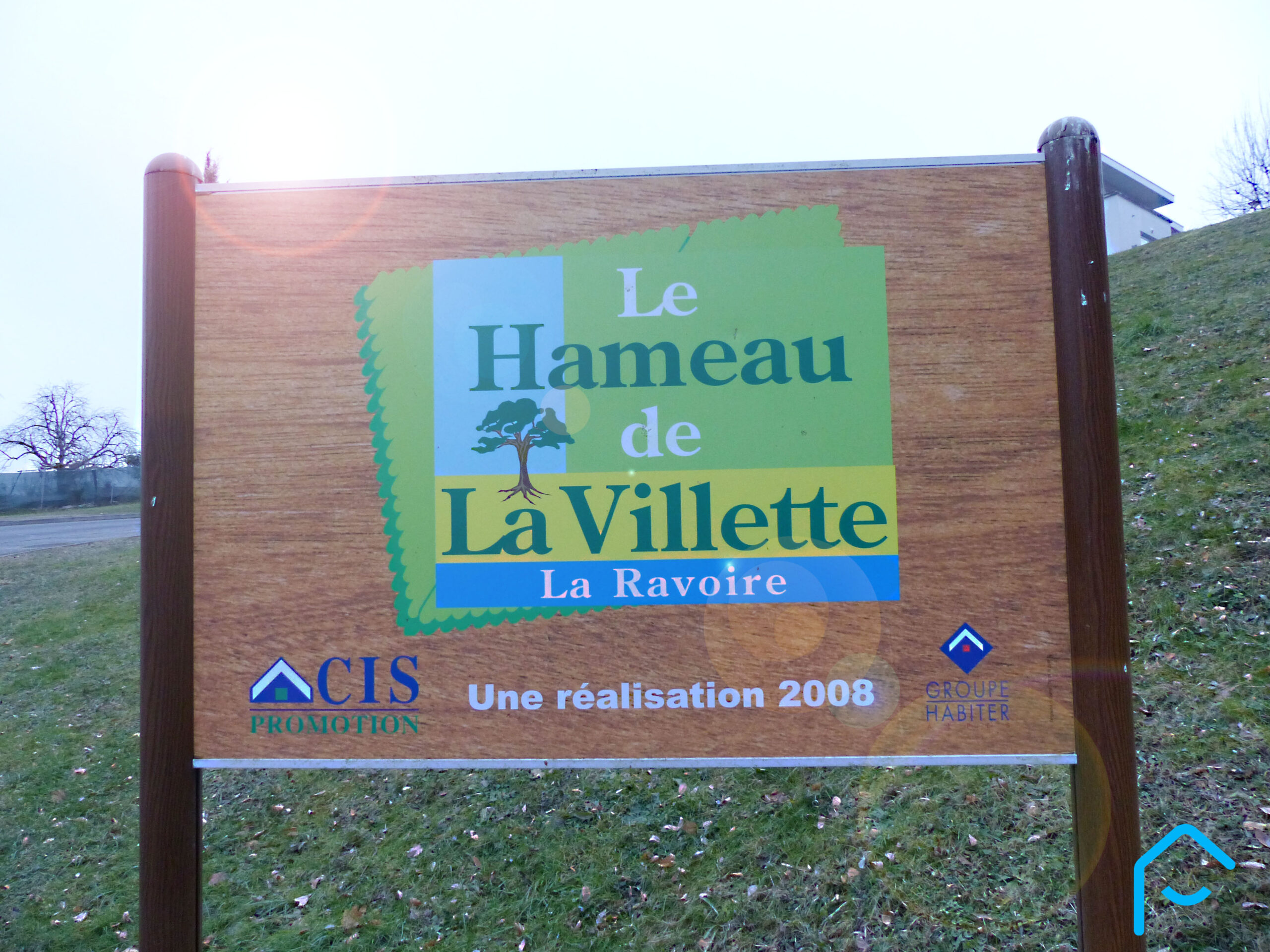 Appartement à vendre la Ravoire Chambéry T2 vue massifs garage piste cyclable autoroute vue 1