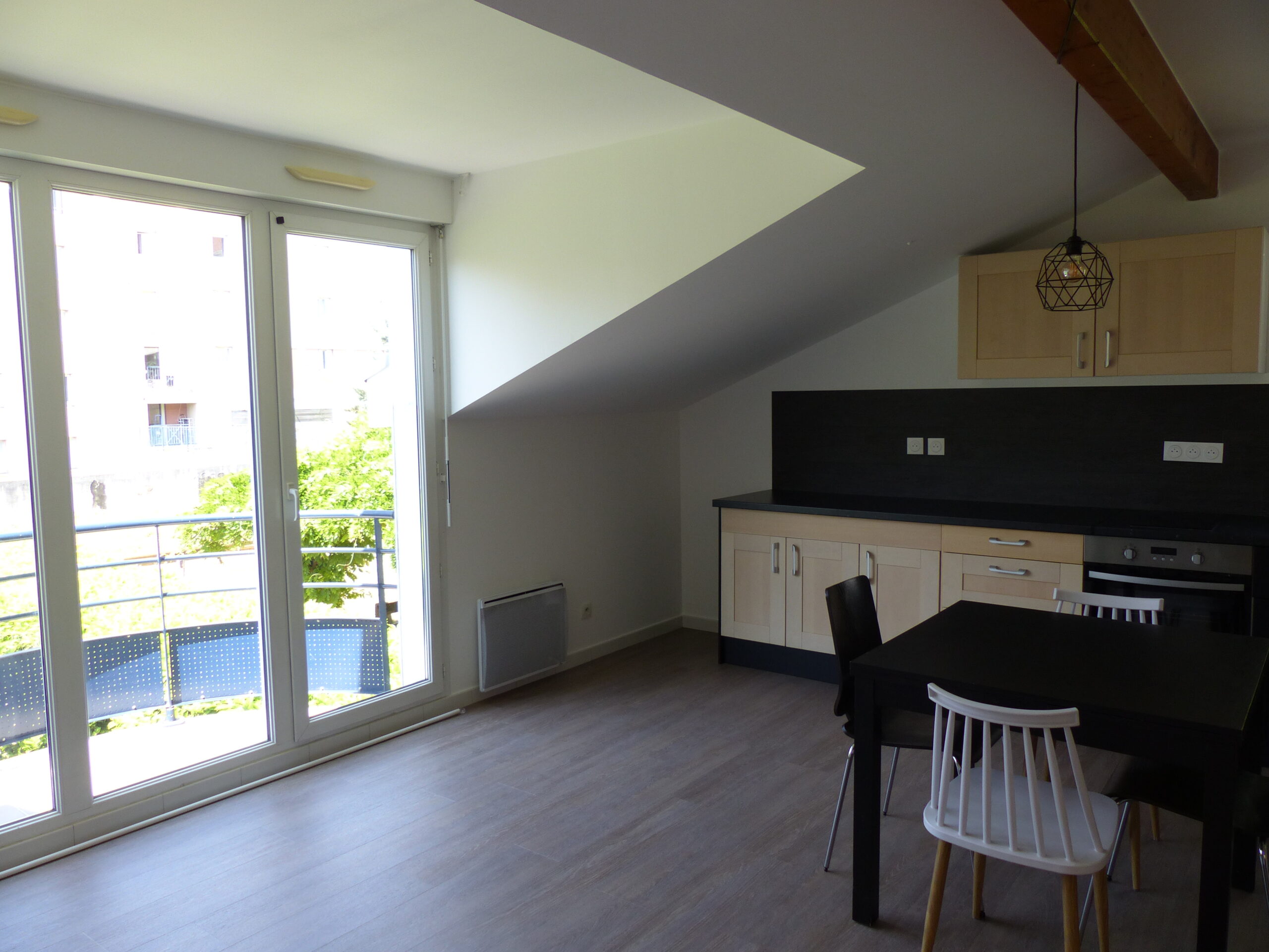 A louer T2 avec balcon 42m² avec cave et garage Lyon 7