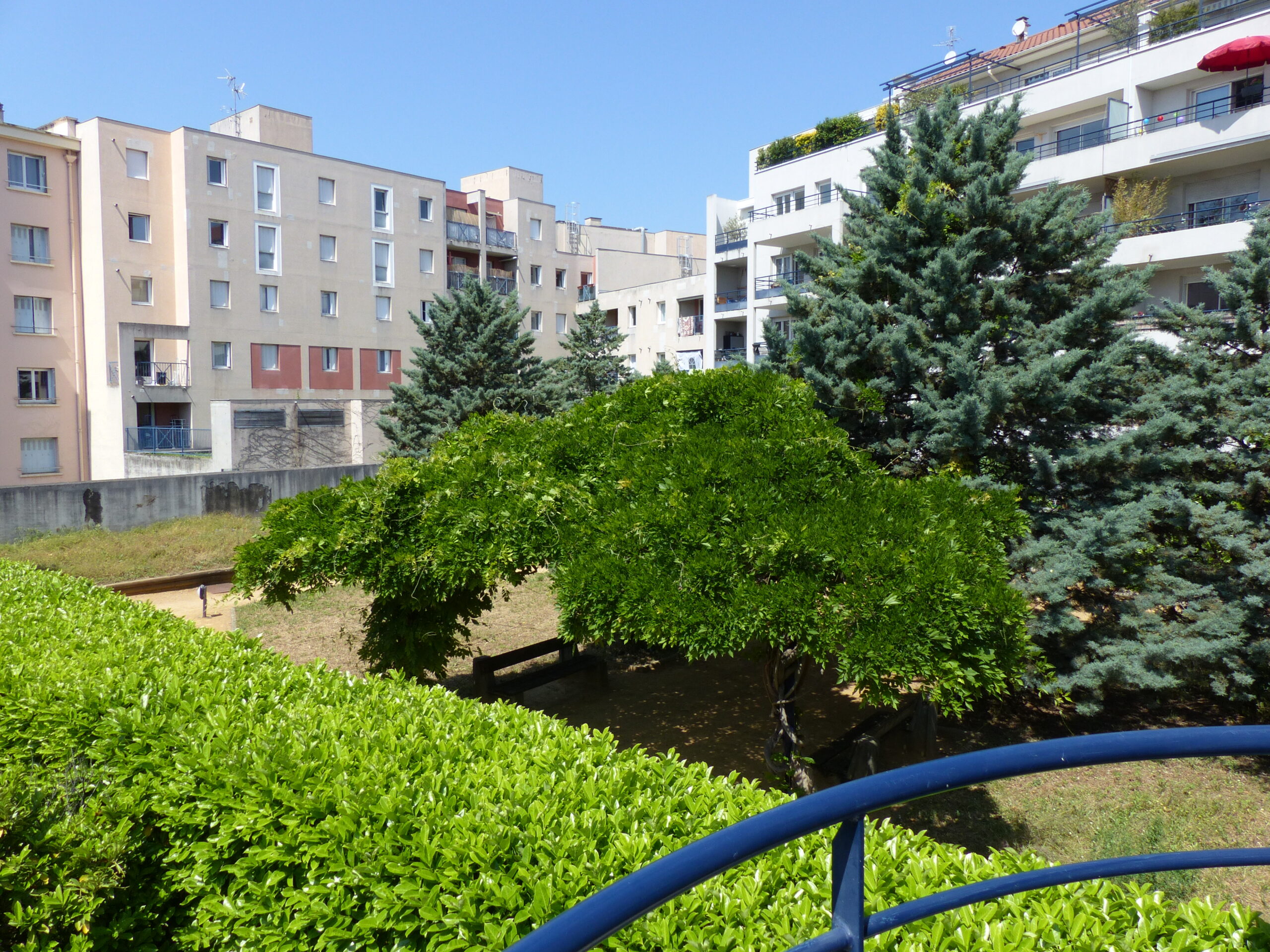 A louer T2 avec balcon 42m² avec cave et garage Lyon 7