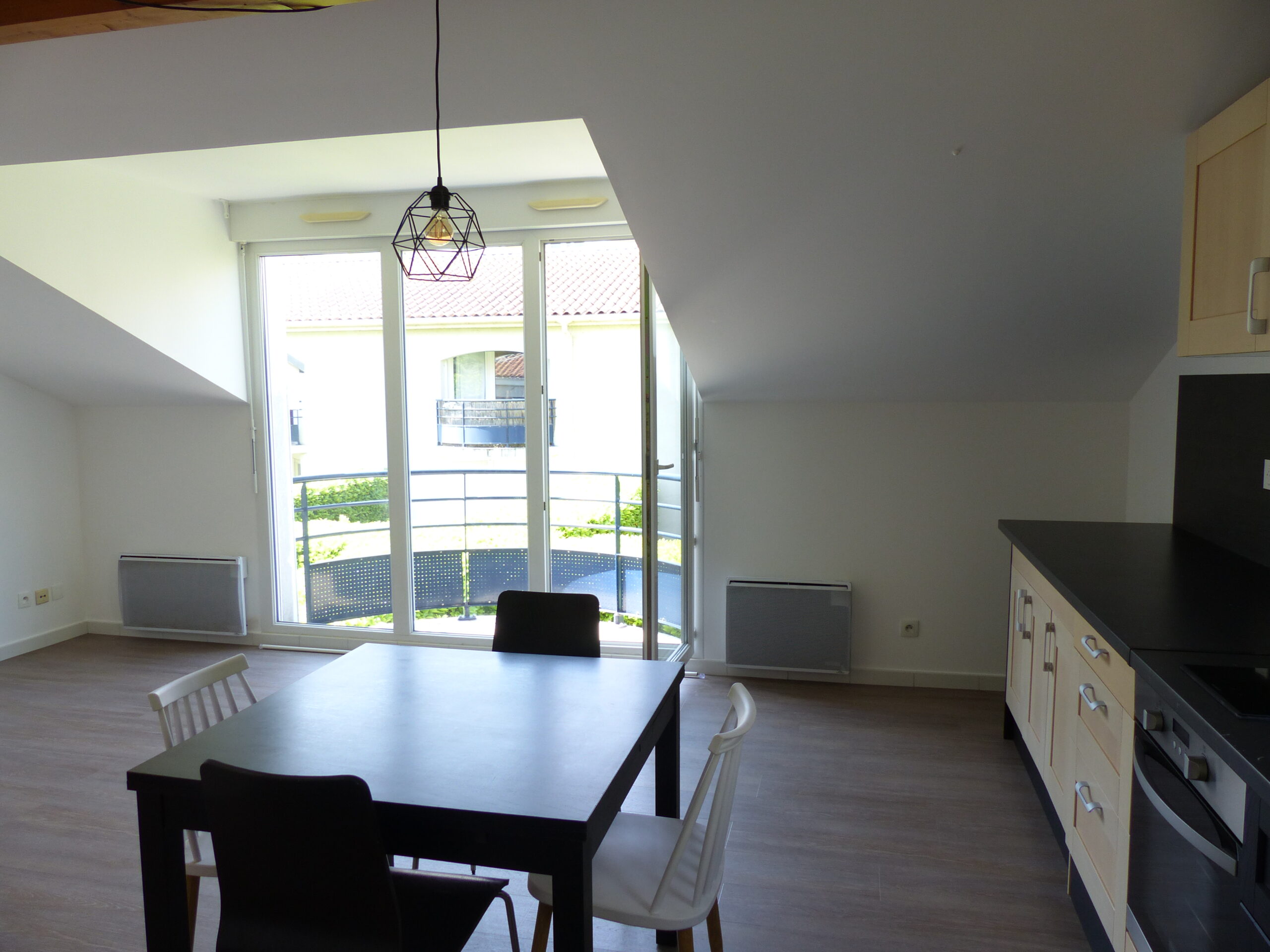 A louer T2 avec balcon 42m² avec cave et garage Lyon 7