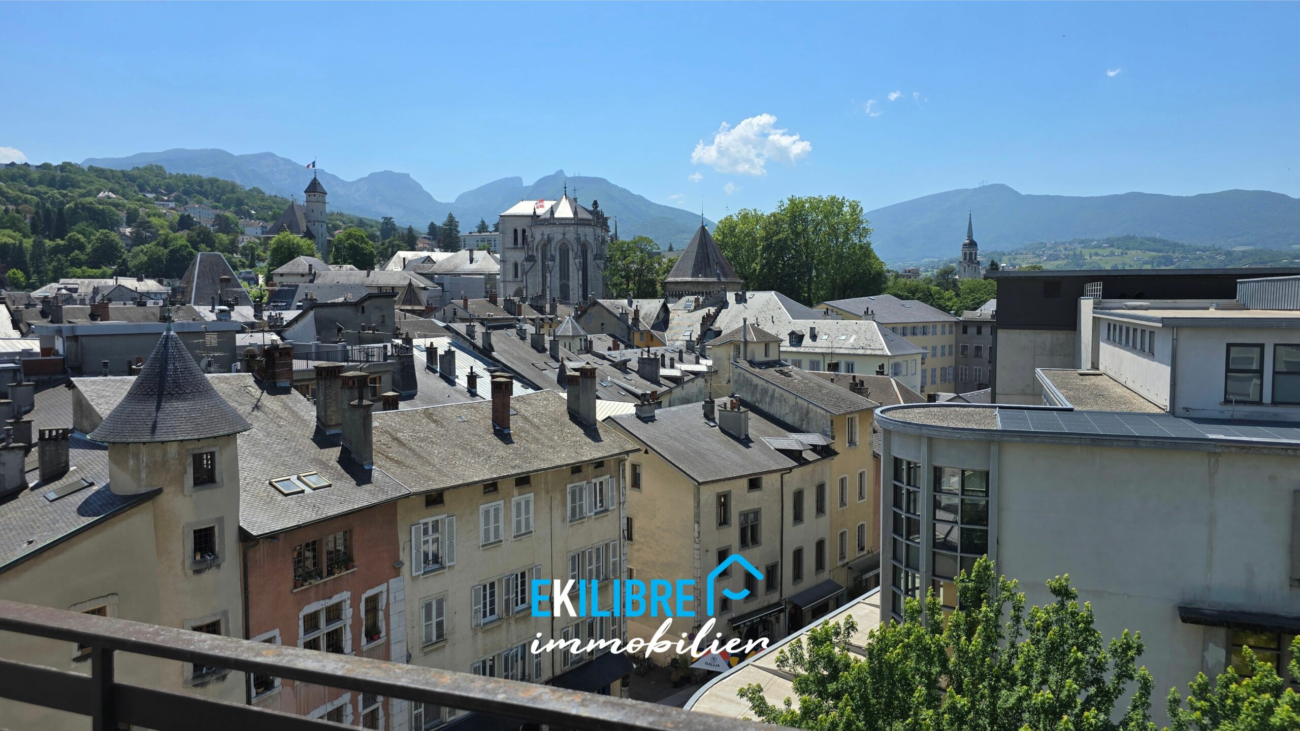 A vendre appartement T4 Chambéry centre ville vue chateau et massifs 21
