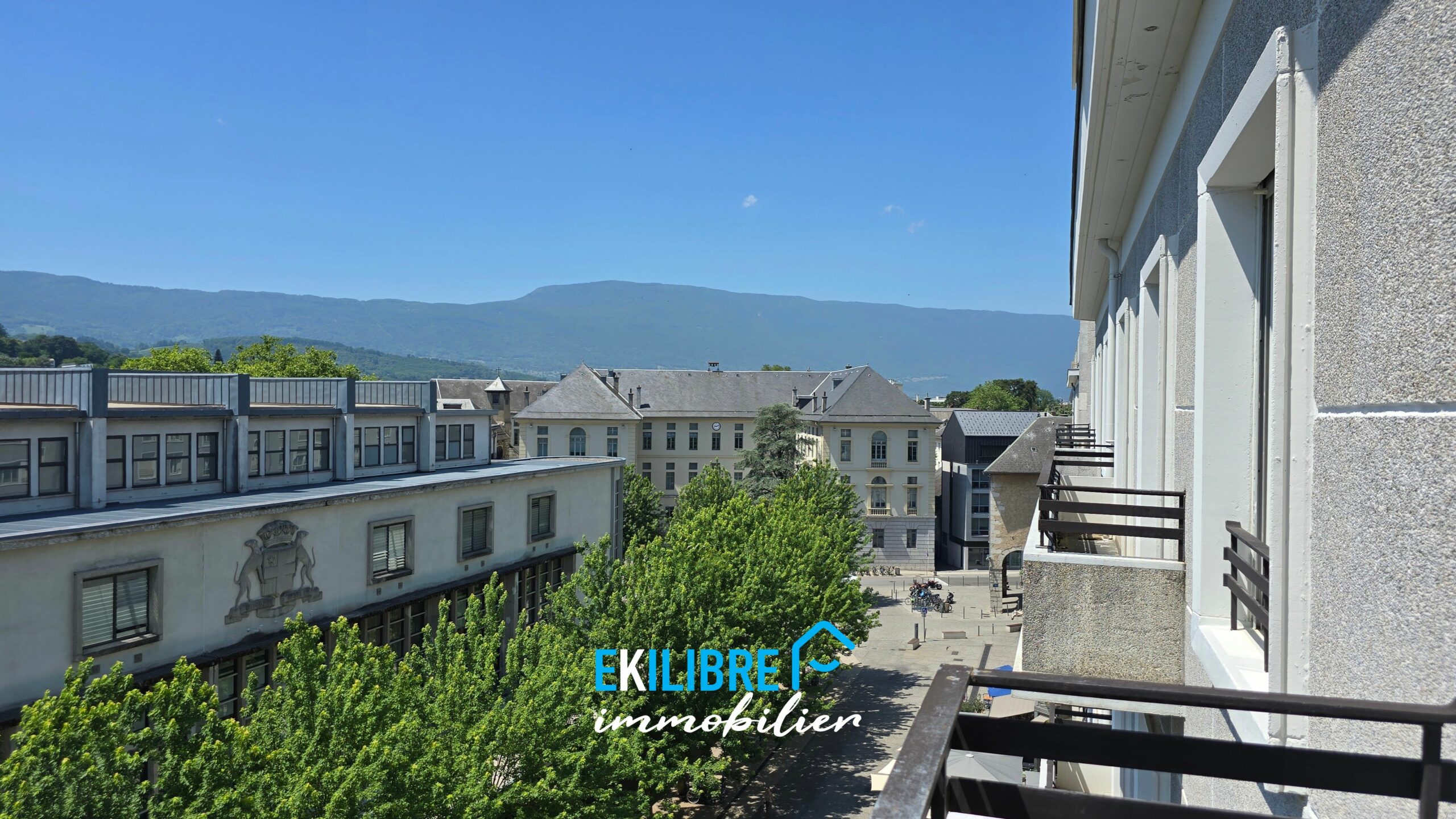 A vendre appartement T4 Chambéry centre ville vue chateau et massifs 22