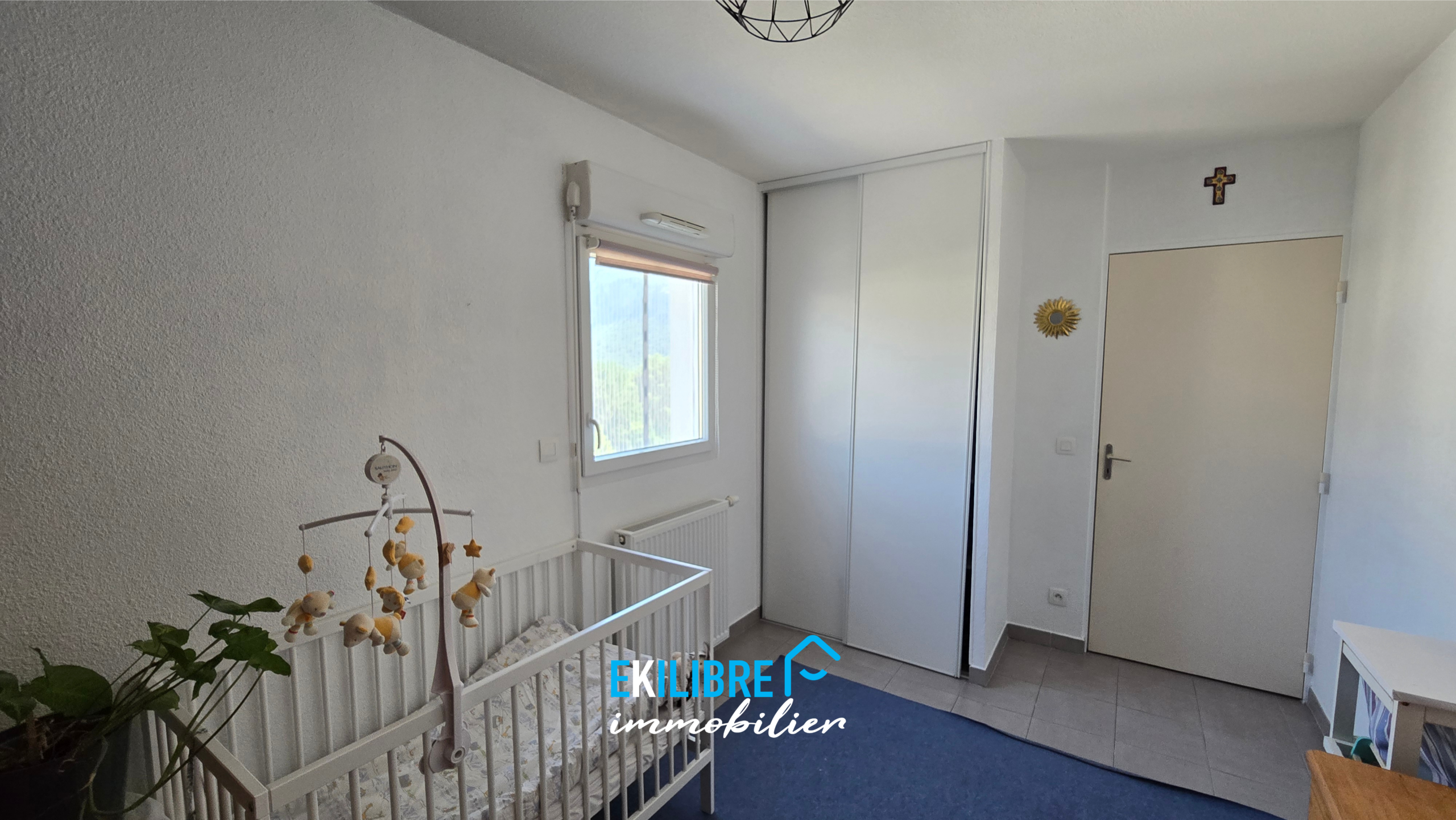 A vendre appartement T4 vue massif immeuble récent terrasse vue 13