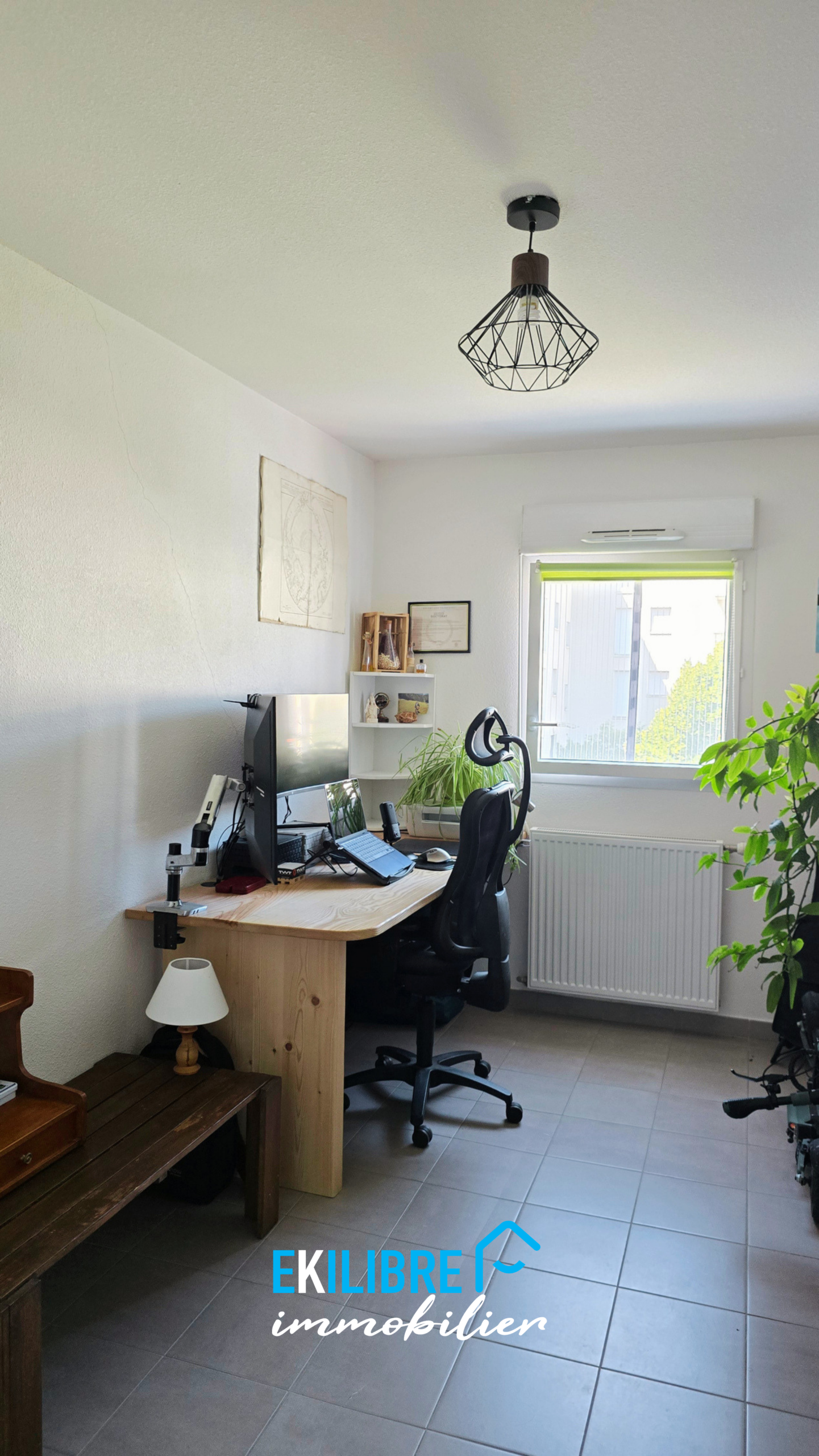 A vendre appartement T4 vue massif immeuble récent terrasse vue 2