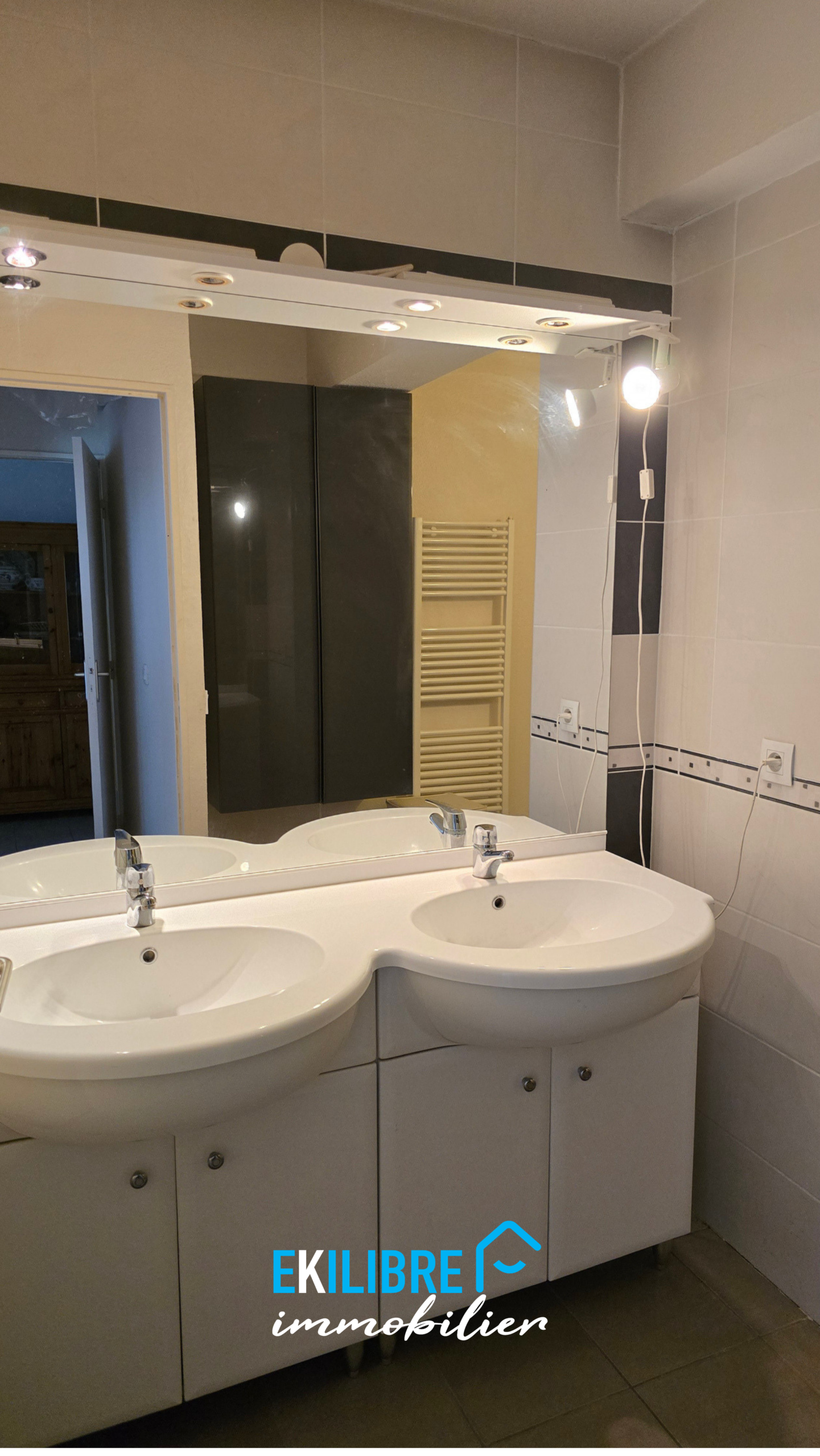 A vendre appartement T4 vue massif immeuble récent terrasse vue 5