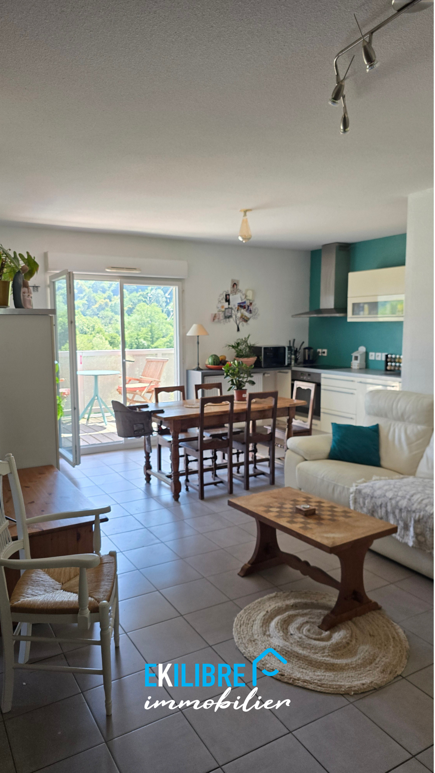 A vendre appartement T4 vue massif immeuble récent terrasse vue 7