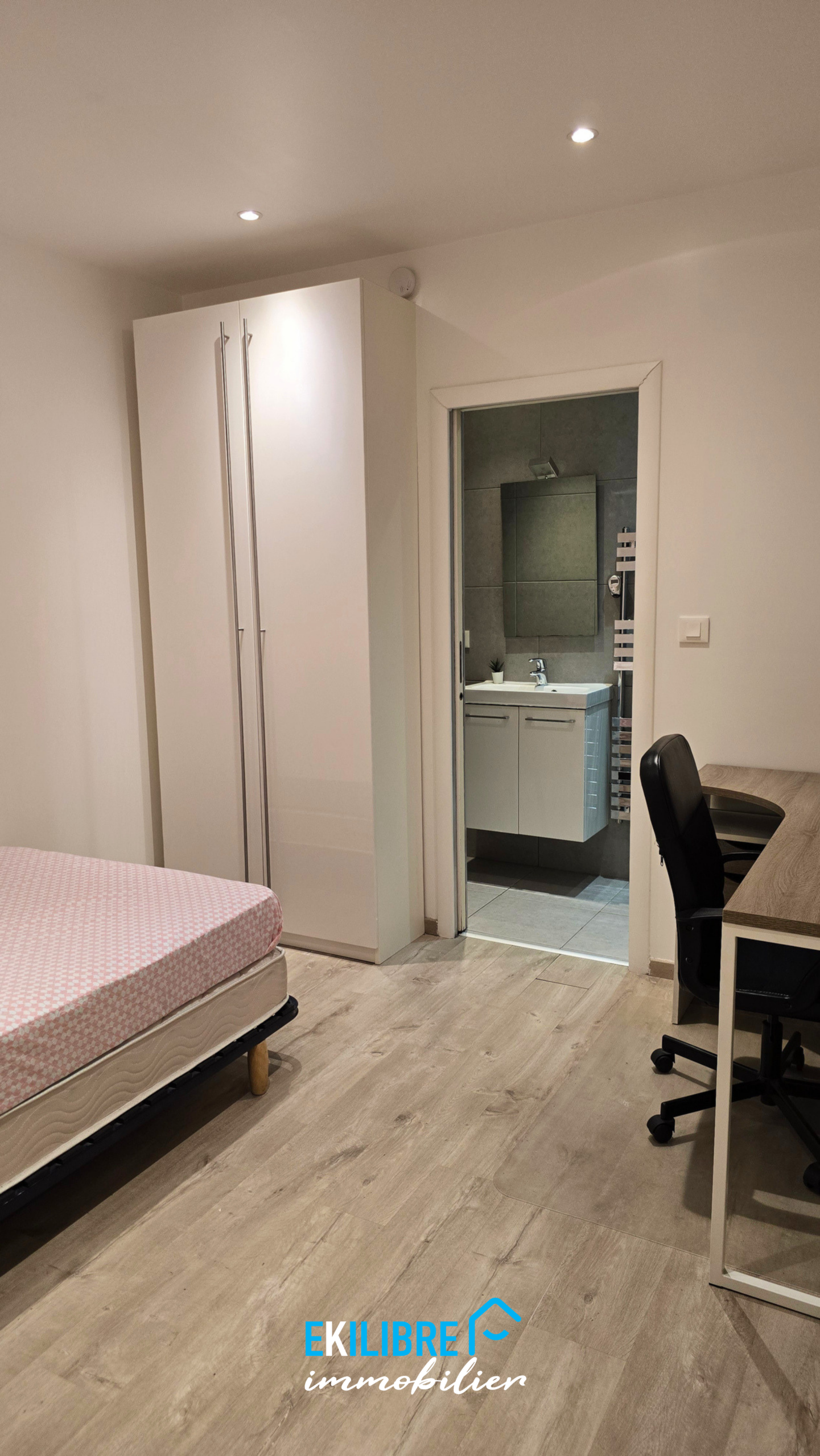 A vendre appartement T4 rénové étudiant investisseur Lyon vue 16
