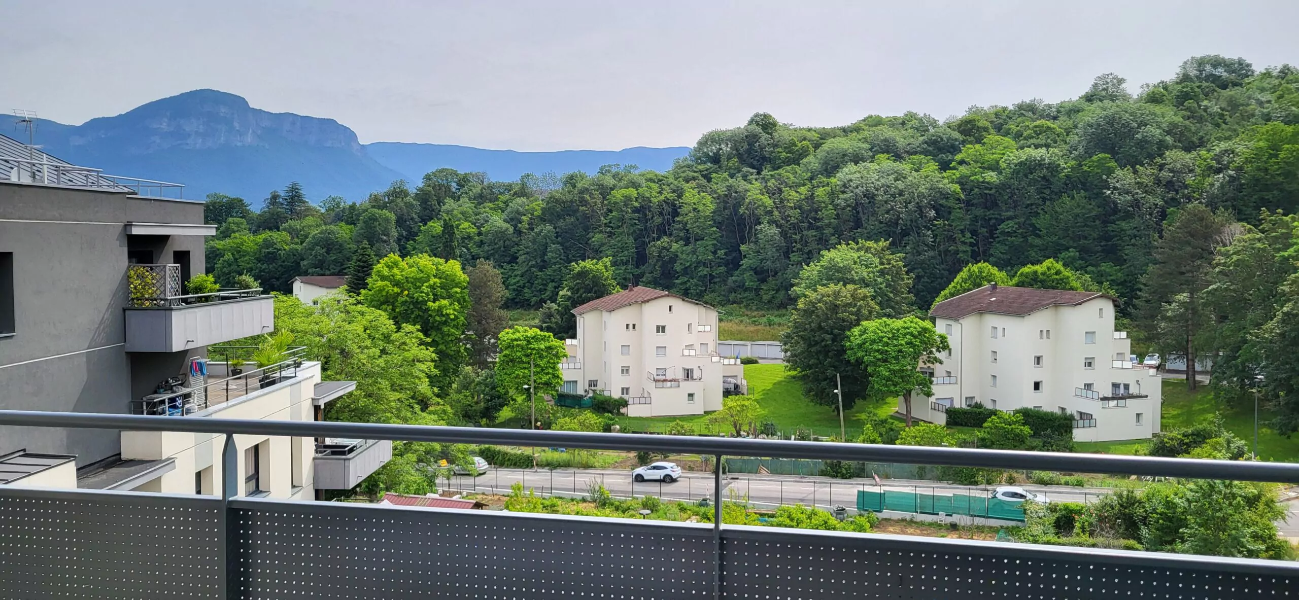 Jacob-Bellecombette appartement T2 terrasse parking vue5
