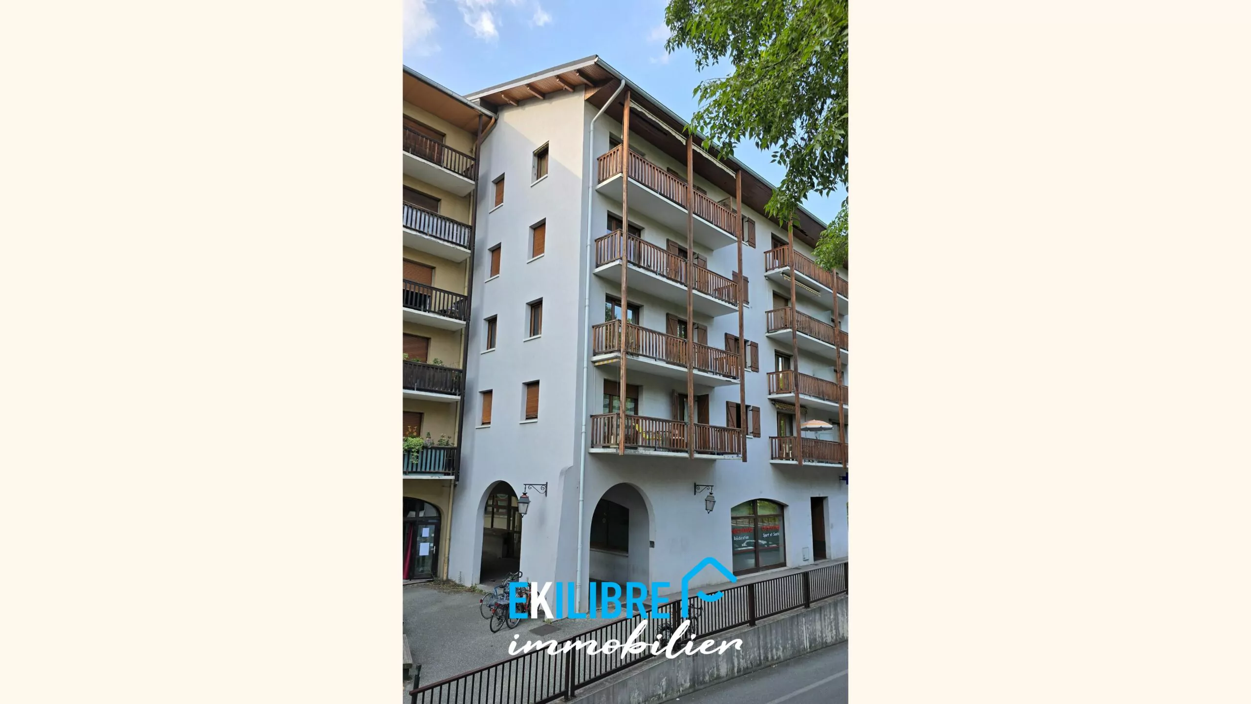 A VENDRE Savoie appartement 6 chambres centre ville stationnement vue 14